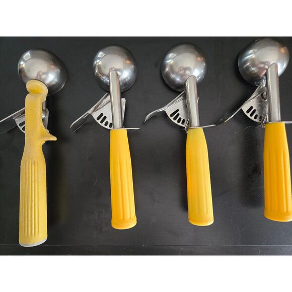 #20 Serving Disher Ice Cream Scoops Choice Lot of 4 Work Great - Picture 7 of 10